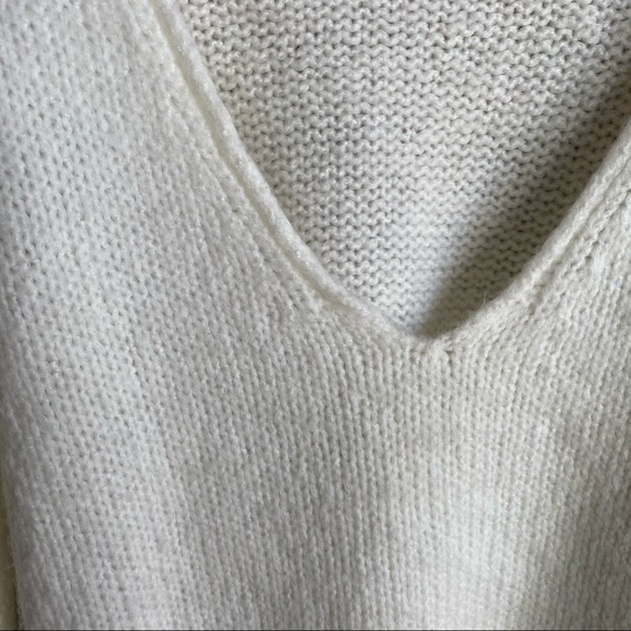 Urban Outfitters Cropped V-Neck Knit Sweater - Picture 3 of 5